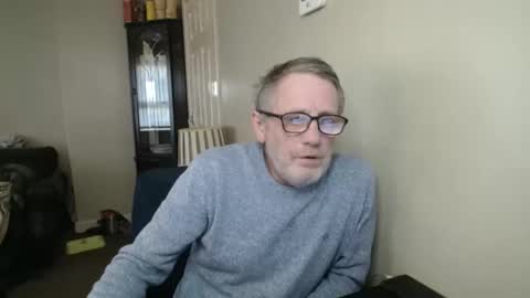 Snapshot of scottsman214 chatting on November 24, 2025, 12:05 pm James online show from November 24, 2025, 12:05 pm