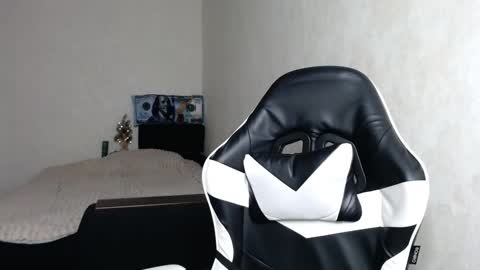 Snapshot of scratc_h chatting on January 12, 2025, 1:00 am scratc_h online show from January 12, 2025, 1:00 am