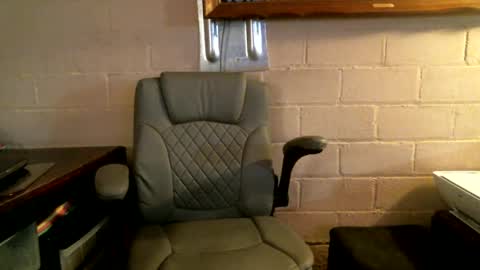 eating pussy  sucking dick online show from October 4, 2025, 6:39 pm