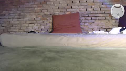 seamlessly online show from September 20, 2025, 8:10 pm