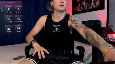 Sebastian online show from December 15, 2025, 5:44 am