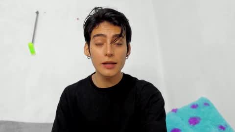 Snapshot of sebas_rosse chatting on December 6, 2024, 10:19 pm sebastian online show from December 6, 2024, 10:19 pm