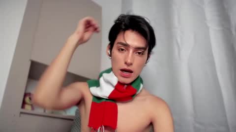 Snapshot of sebas_rosse chatting on December 19, 2024, 11:57 pm sebastian online show from December 19, 2024, 11:57 pm