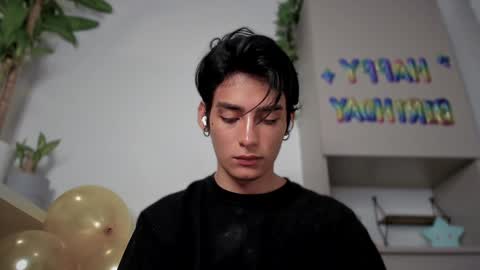 Snapshot of sebas_rosse chatting on December 23, 2024, 3:18 am sebastian online show from December 23, 2024, 3:18 am