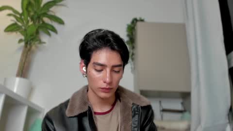 Snapshot of sebas_rosse chatting on January 15, 2025, 3:33 am sebastian online show from January 15, 2025, 3:33 am