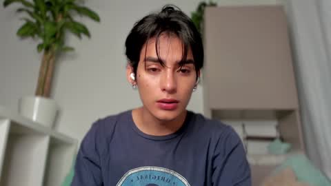 Snapshot of sebas_rosse chatting on January 29, 2025, 5:19 am sebastian online show from January 29, 2025, 5:19 am