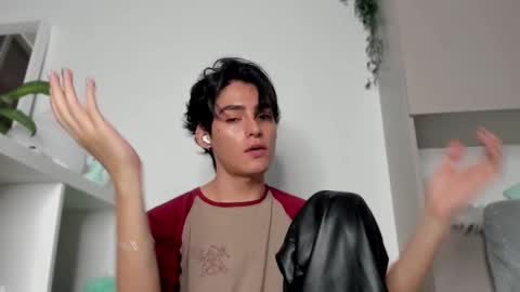 Snapshot of sebas_rosse chatting on February 13, 2025, 4:54 am sebastian online show from February 13, 2025, 4:54 am