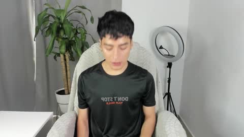 Snapshot of sebas_rosse chatting on December 4, 2025, 3:10 pm sebastian online show from December 4, 2025, 3:10 pm