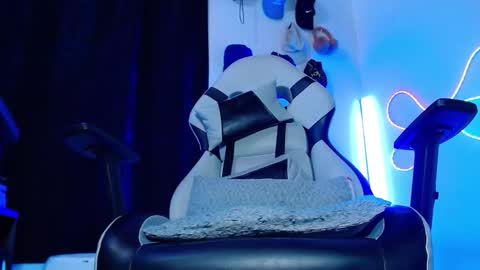 Snapshot of sebastian_025 chatting on November 30, 2025, 10:47 pm Sebastian online show from November 30, 2025, 10:47 pm