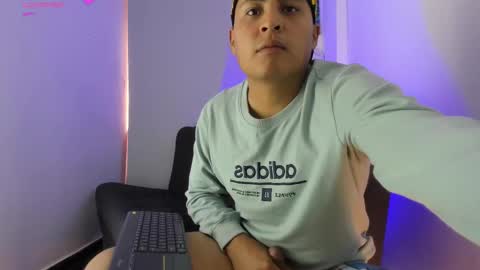 Snapshot of sebastian_col chatting on February 8, 2025, 7:05 pm Sebastian Col online show from February 8, 2025, 7:05 pm