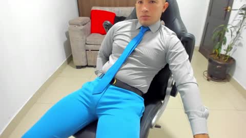 Snapshot of sebastian_oconnor77 chatting on January 24, 2025, 12:10 pm juan sebastian online show from January 24, 2025, 12:10 pm