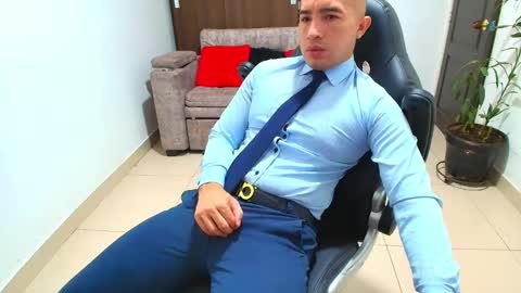 Snapshot of sebastian_oconnor77 chatting on February 1, 2025, 12:16 pm juan sebastian online show from February 1, 2025, 12:16 pm