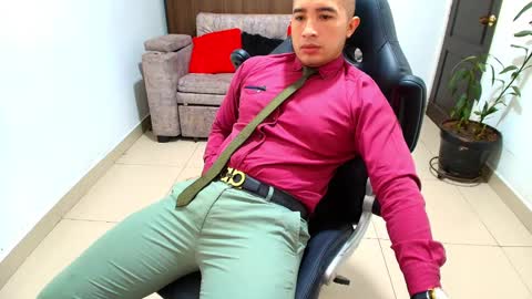 Snapshot of sebastian_oconnor77 chatting on February 6, 2025, 3:09 pm juan sebastian online show from February 6, 2025, 3:09 pm