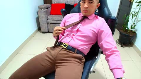 Snapshot of sebastian_oconnor77 chatting on February 7, 2025, 6:24 pm juan sebastian online show from February 7, 2025, 6:24 pm