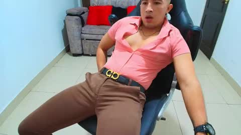 Snapshot of sebastian_oconnor77 chatting on February 8, 2025, 2:16 pm juan sebastian online show from February 8, 2025, 2:16 pm