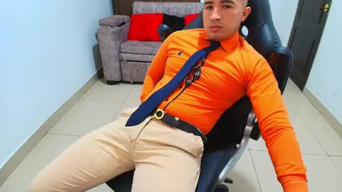 Snapshot of sebastian_oconnor77 chatting on February 10, 2025, 3:21 pm juan sebastian online show from February 10, 2025, 3:21 pm