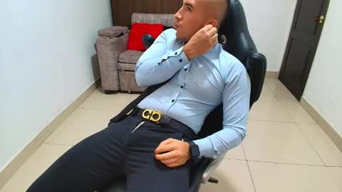 Snapshot of sebastian_oconnor77 chatting on February 12, 2025, 5:05 pm juan sebastian online show from February 12, 2025, 5:05 pm