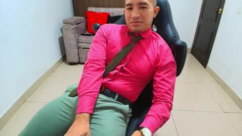 Snapshot of sebastian_oconnor77 chatting on February 16, 2025, 6:43 pm juan sebastian online show from February 16, 2025, 6:43 pm