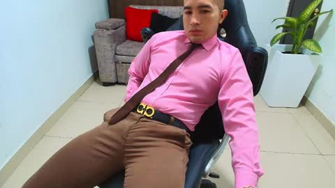 Snapshot of sebastian_oconnor77 chatting on February 19, 2025, 12:55 pm juan sebastian online show from February 19, 2025, 12:55 pm