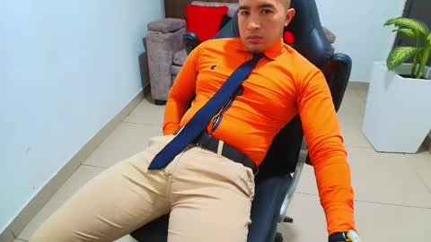 Snapshot of sebastian_oconnor77 chatting on February 26, 2025, 6:32 pm juan sebastian online show from February 26, 2025, 6:32 pm