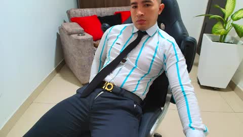 Snapshot of sebastian_oconnor77 chatting on March 2, 2025, 7:23 pm juan sebastian online show from March 2, 2025, 7:23 pm