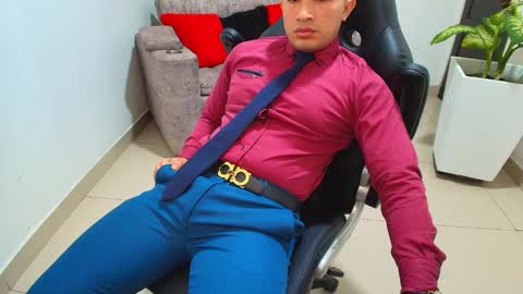 Snapshot of sebastian_oconnor77 chatting on March 3, 2025, 3:42 pm juan sebastian online show from March 3, 2025, 3:42 pm