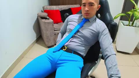 Snapshot of sebastian_oconnor77 chatting on March 5, 2025, 12:11 pm juan sebastian online show from March 5, 2025, 12:11 pm