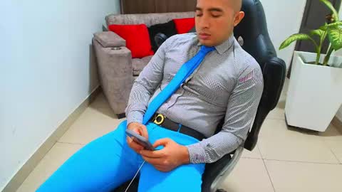 Snapshot of sebastian_oconnor77 chatting on March 5, 2025, 3:18 pm juan sebastian online show from March 5, 2025, 3:18 pm