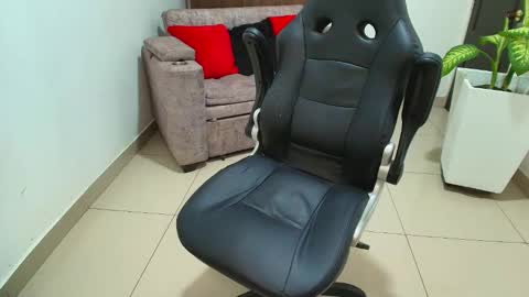 Snapshot of sebastian_oconnor77 chatting on March 7, 2025, 4:00 pm juan sebastian online show from March 7, 2025, 4:00 pm