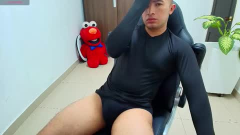 Snapshot of sebastian_oconnor77 chatting on September 28, 2025, 12:43 pm juan sebastian online show from September 28, 2025, 12:43 pm