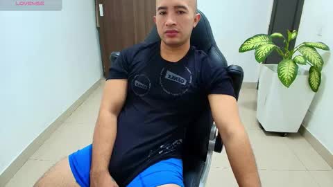 Snapshot of sebastian_oconnor77 chatting on November 6, 2025, 1:56 pm juan sebastian online show from November 6, 2025, 1:56 pm