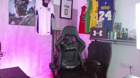 Sebastiano online show from December 17, 2025, 5:57 am