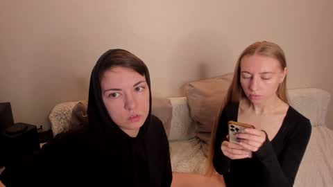 Amanda and  pair in a real life we love each other but can play with you online show from December 4, 2024, 8:45 am