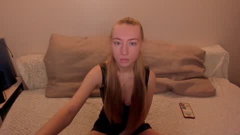 Amanda and  pair in a real life we love each other but can play with you online show from December 16, 2024, 9:03 am