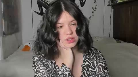 Snapshot of secretqueen_x chatting on February 21, 2025, 12:05 am Anna online show from February 21, 2025, 12:05 am