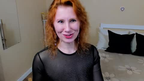seductive_foxy_ online show from September 23, 2025, 7:06 pm