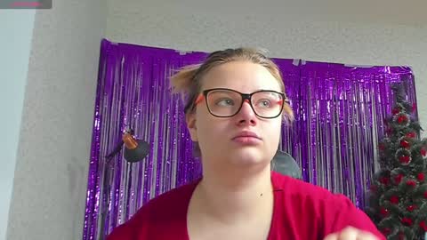 Snapshot of seductive_she_wolf chatting on December 25, 2024, 12:37 pm seductive_she_wolf online show from December 25, 2024, 12:37 pm