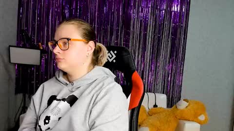 Snapshot of seductive_she_wolf chatting on March 12, 2025, 4:13 pm seductive_she_wolf online show from March 12, 2025, 4:13 pm
