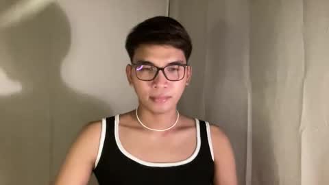 Snapshot of seductive_william chatting on October 2, 2025, 10:00 am William online show from October 2, 2025, 10:00 am