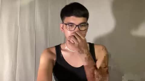 Snapshot of seductive_william chatting on October 29, 2025, 10:28 am William online show from October 29, 2025, 10:28 am