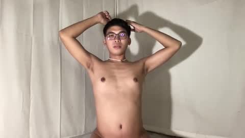 Snapshot of seductive_william chatting on November 2, 2025, 6:54 pm William online show from November 2, 2025, 6:54 pm