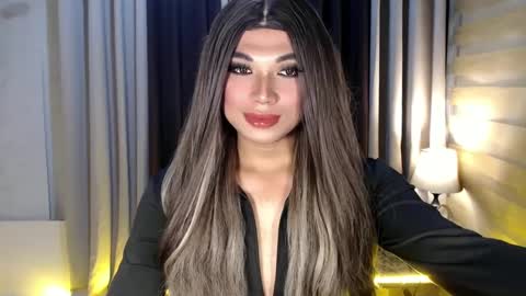 Snapshot of seductivedeluxe69 chatting on March 12, 2025, 5:38 pm Deluxe online show from March 12, 2025, 5:38 pm
