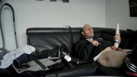 Snapshot of seeebi chatting on December 8, 2024, 2:09 pm Sebastian online show from December 8, 2024, 2:09 pm