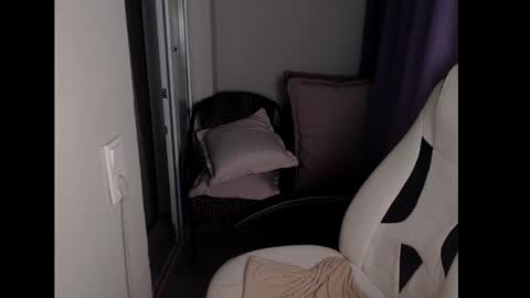 Emily online show from January 22, 2025, 2:35 pm