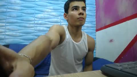 Snapshot of seigfried0 chatting on March 3, 2025, 7:28 pm Seigfried online show from March 3, 2025, 7:28 pm