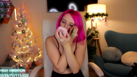 Snapshot of selena_lily chatting on December 7, 2024, 6:54 am Selena Lily online show from December 7, 2024, 6:54 am