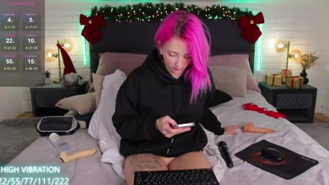 Snapshot of selena_lily chatting on December 30, 2024, 1:15 am Selena Lily online show from December 30, 2024, 1:15 am