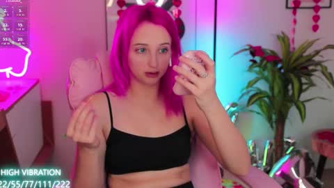 Snapshot of selena_lily chatting on February 14, 2025, 10:28 am Selena Lily online show from February 14, 2025, 10:28 am