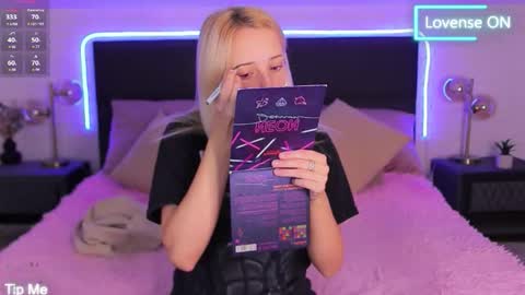 Snapshot of selena_lily chatting on September 19, 2025, 5:53 am Selena Lily online show from September 19, 2025, 5:53 am