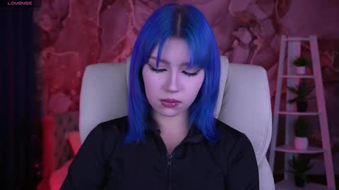 selenairis online show from December 17, 2025, 9:43 pm